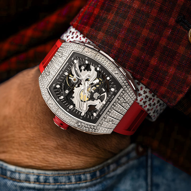 Comparing the quartz vs automatic watch.